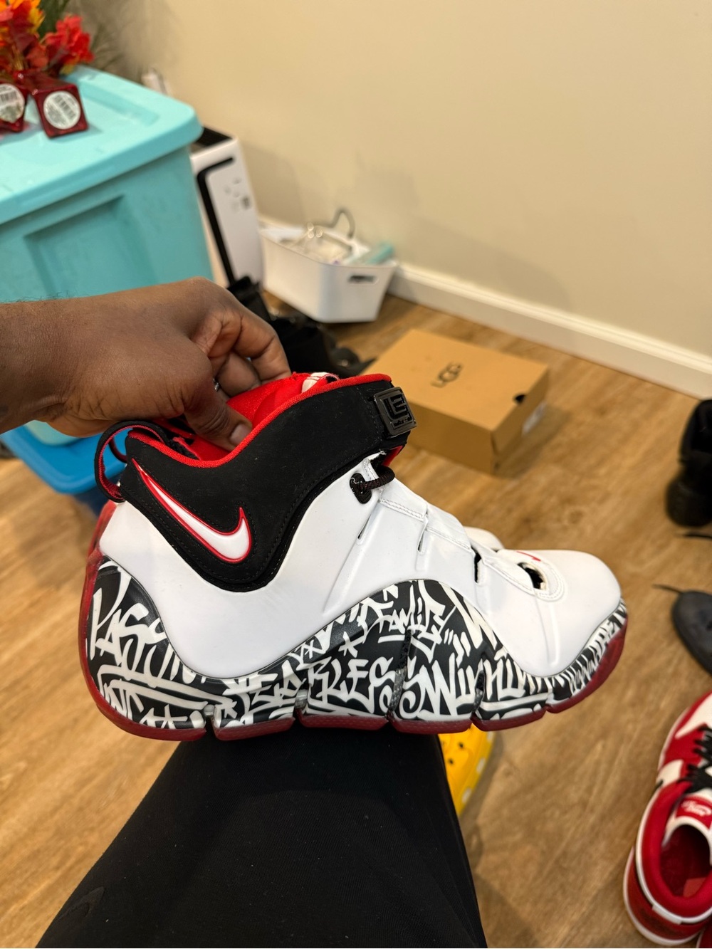 Nike LeBron James 4 Graffiti